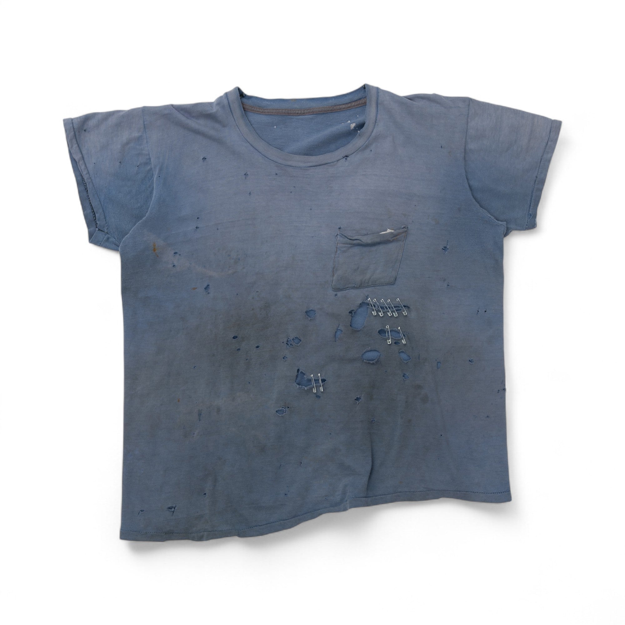 THRASHED/OIL-STAINED/SAFETY-PIN REPAIRED SINGLE STITCH SELVEDGE POCKET TEE - 1960/70'S
