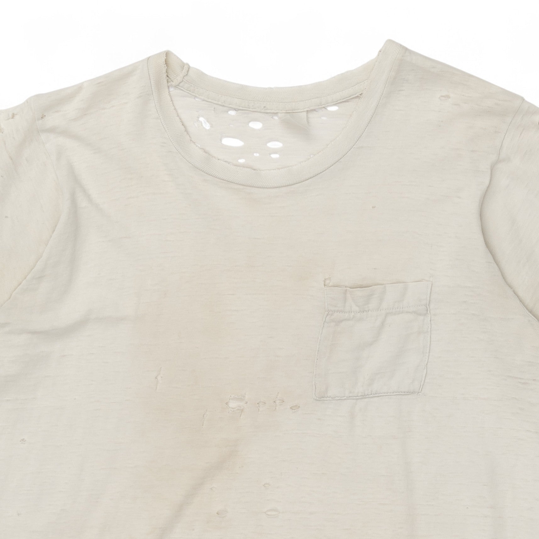 PERFECTLY DISTRESSED WHITE POCKET TEE - 1970/80'S